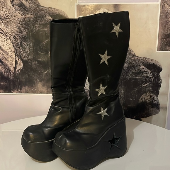 Demonia Shoes - Demonia Dynamite 600 Boots size 7.5 !!